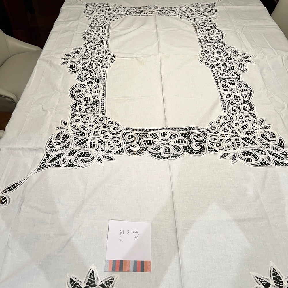 Elegant White Lace Tablecloth Cotton seats 6-8